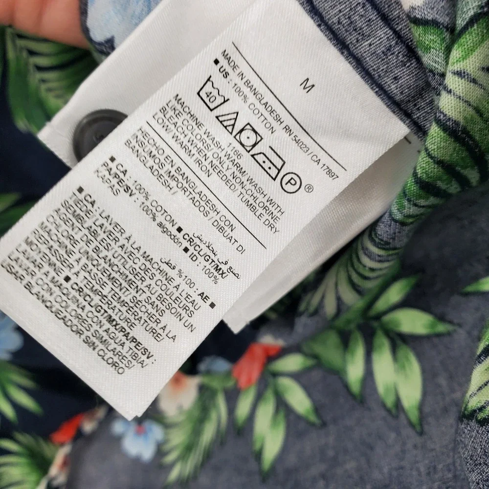 Old‎ Navy Mens Everyday Shirt Medium Navy Blue Tropical Floral Palm Button Down